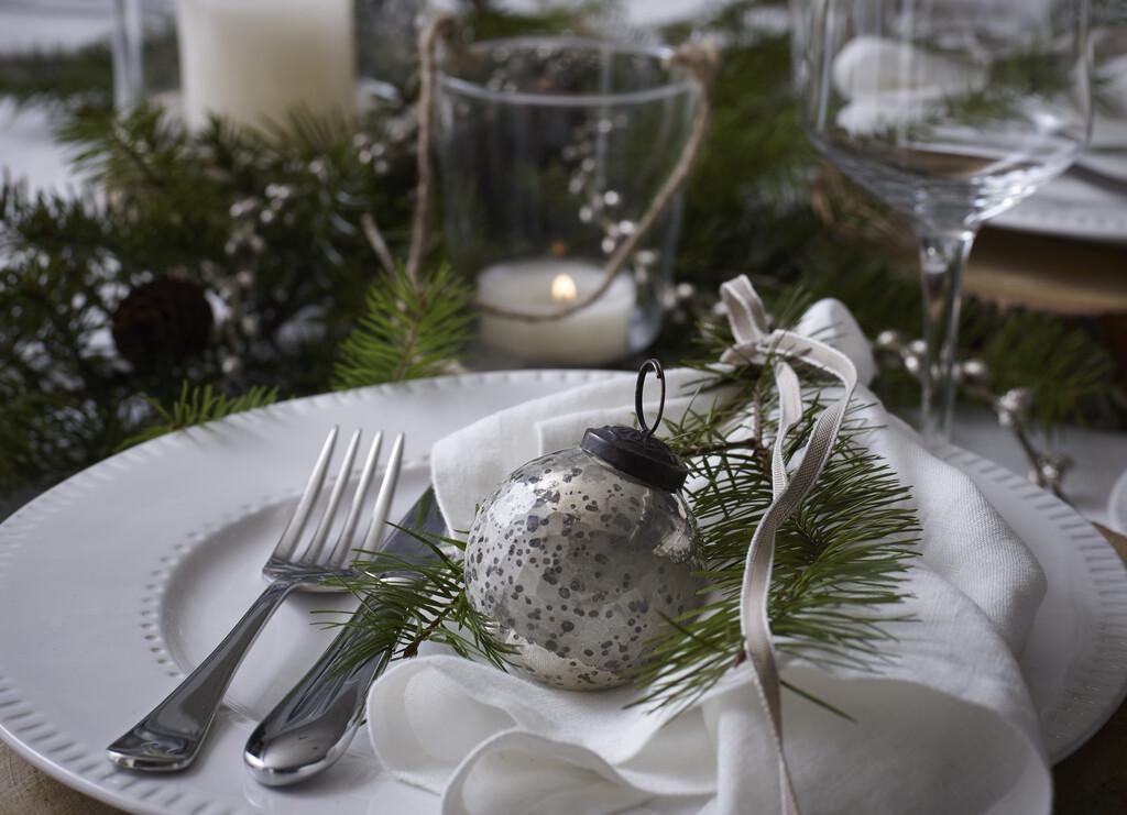Christmas table setting